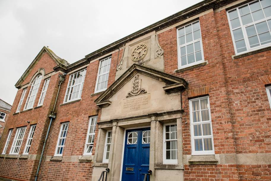 Thomas Adams School